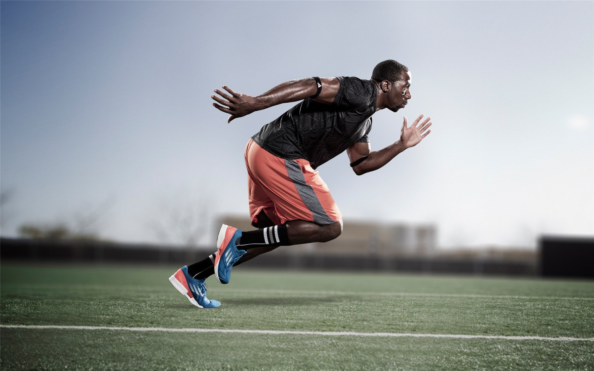 _田径与网球结合：创新跨界赛事引发关注_，田径与球类